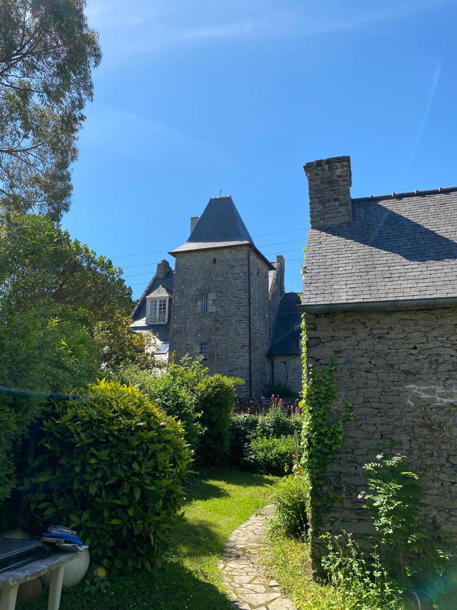 Manoir Des Bords De Rance Bed & Breakfast Plouer-sur-Rance Exterior photo